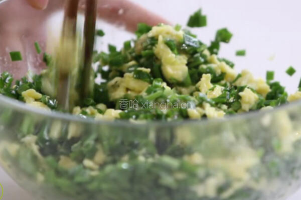 韭菜鸡蛋水饺的做法图解2