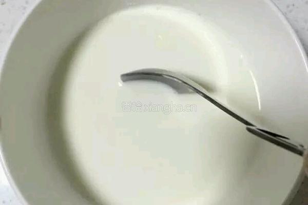 椰蓉牛奶小方的做法图解2