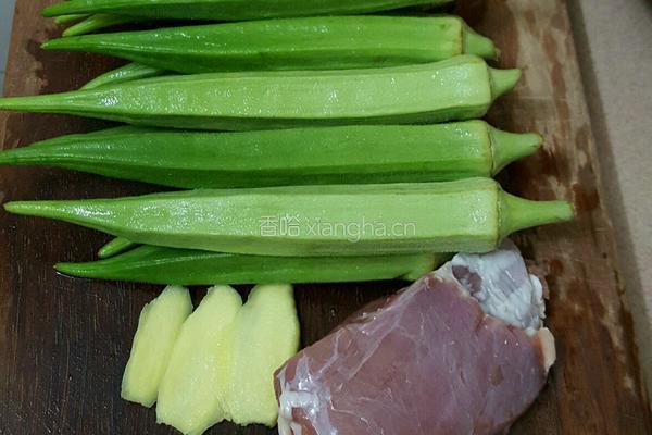 秋葵炒键子肉的做法图解1