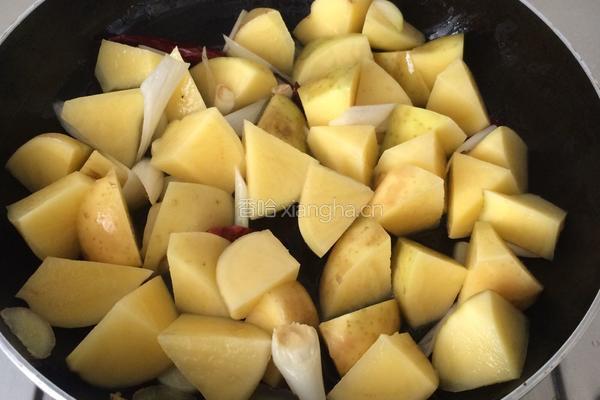土豆炖排骨的做法图解8
