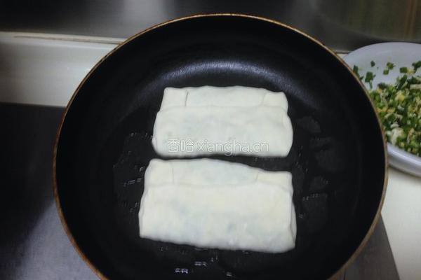韭菜盒子的做法图解9