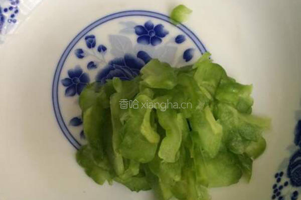 苦瓜煎蛋的做法图解2