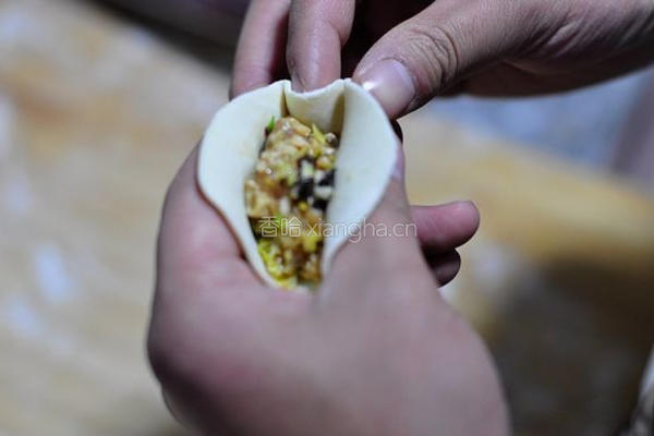 包饺子的做法图解1
