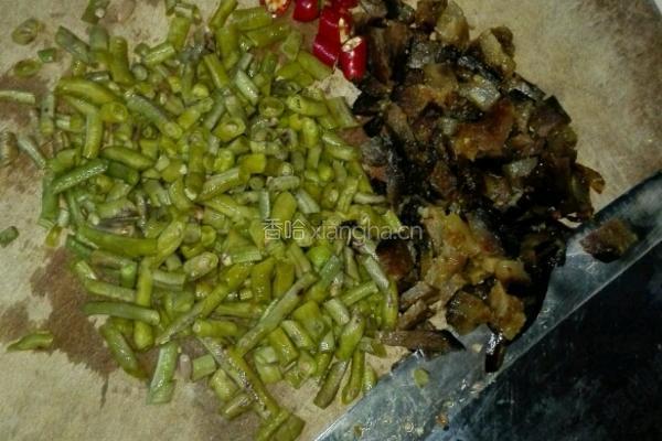 泡豇豆香肠炒饭的做法图解2