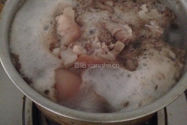 红烧猪蹄的做法图解1