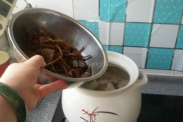 小鸡炖蘑菇的做法图解8