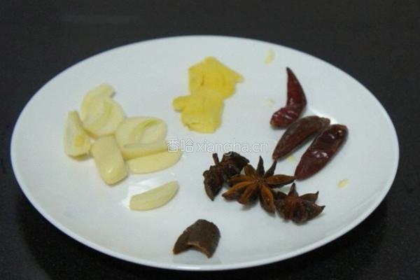 香菇焖鸡的做法图解3