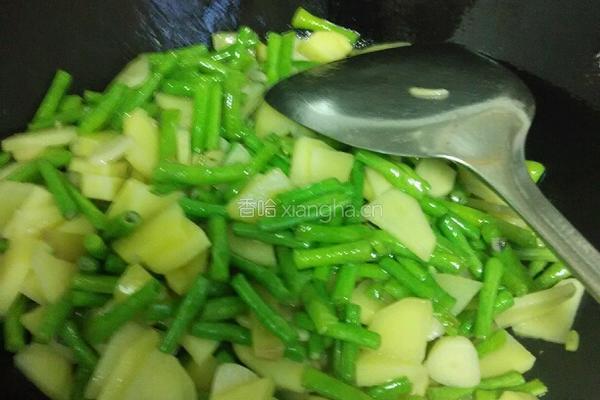 豆角炒土豆片的做法图解9