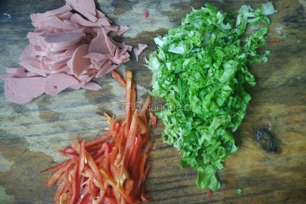 蔬菜火腿鸡蛋饼的做法图解1