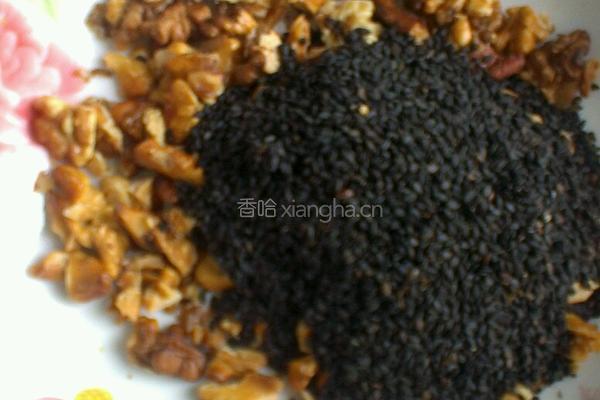 核桃芝麻饼干的做法图解1