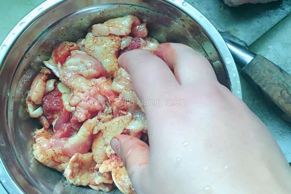 粉蒸肉的做法图解2