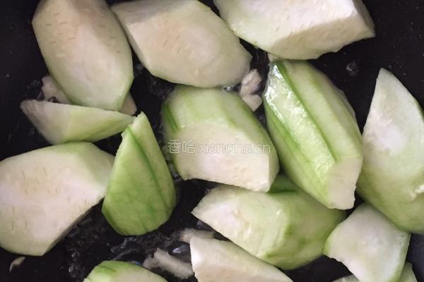 虾仁丝瓜煲的做法图解3