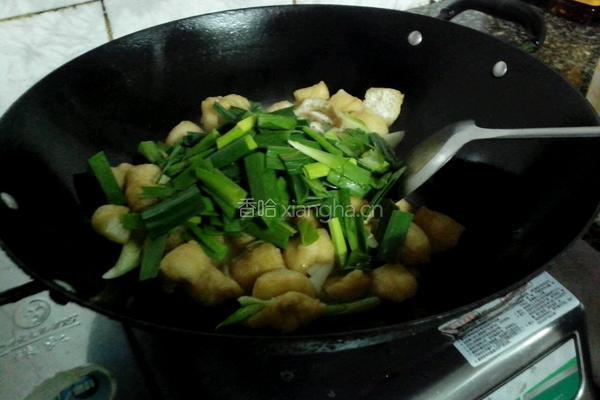 蒜煮油豆腐的做法图解4