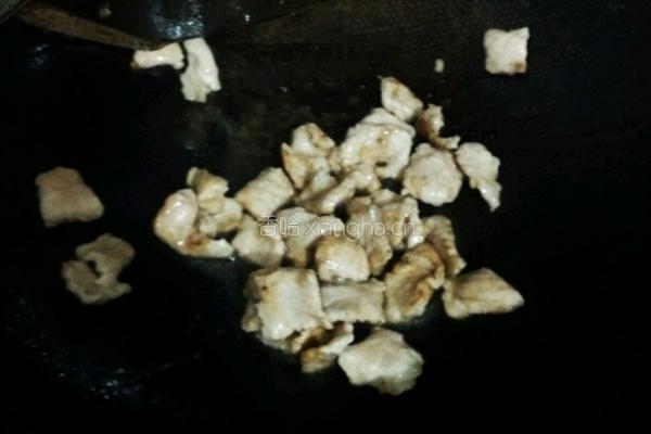 西瓜皮炒肉的做法图解2