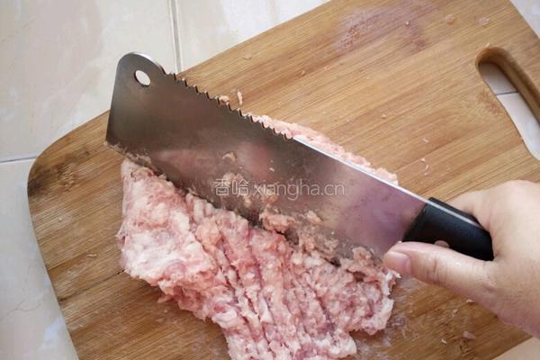 韭菜猪肉馅饺子的做法图解3