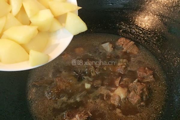 土豆炖排骨的做法图解14