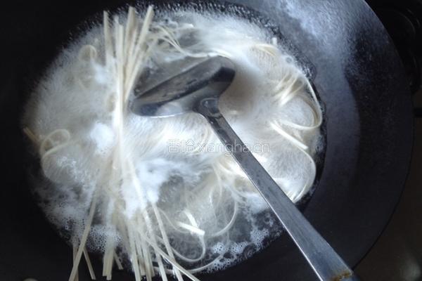 生菜肉丝面的做法图解4