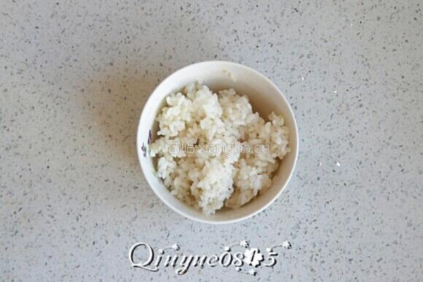 皮蛋瘦肉粥的做法图解1