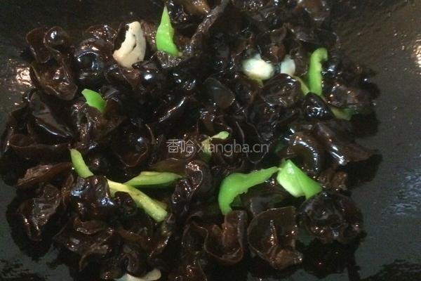 木耳炒豆腐的做法图解7