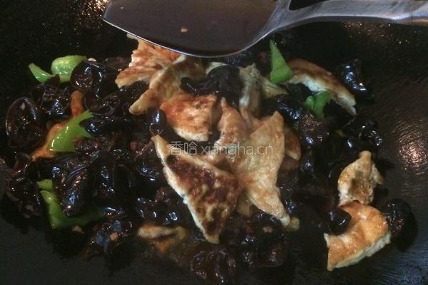 木耳炒豆腐的做法图解11