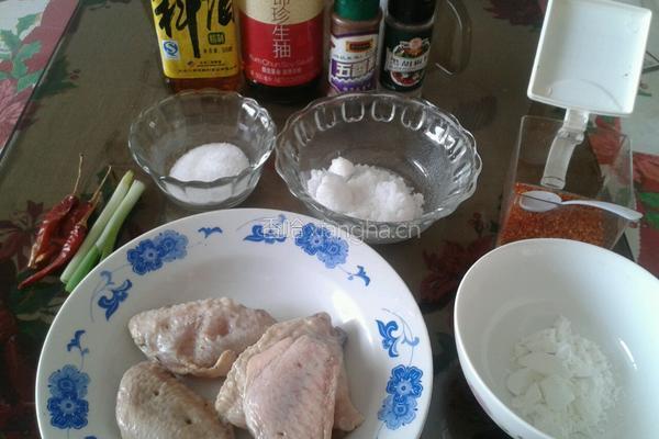 香酥麻辣鸡翅的做法图解1