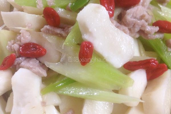 荸荠西芹炒瘦肉的做法图解12