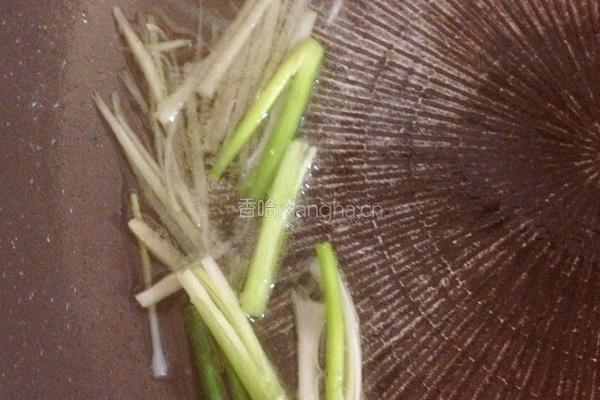 荸荠西芹炒瘦肉的做法图解9