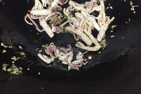 紫菜酱爆尤鱼的做法图解5