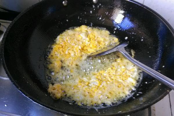 翡翠黄金炒饭的做法图解4