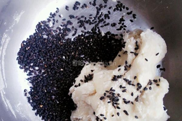 黑芝麻玫瑰酱烧饼的做法图解3