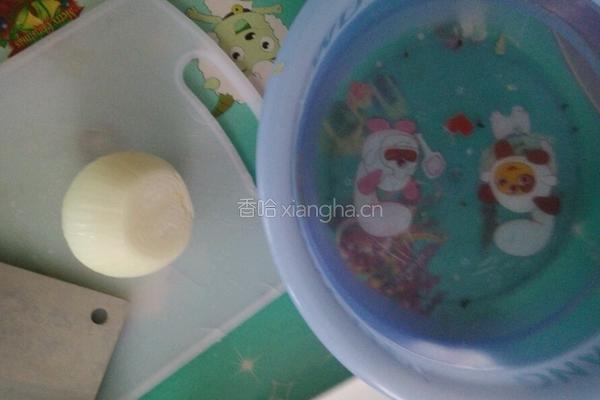 西芹炒洋葱的做法图解3