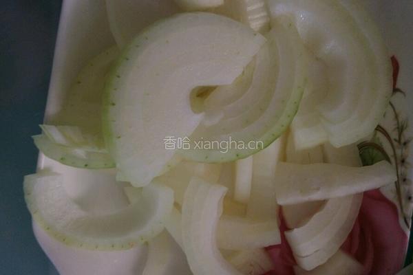 西芹炒洋葱的做法图解4