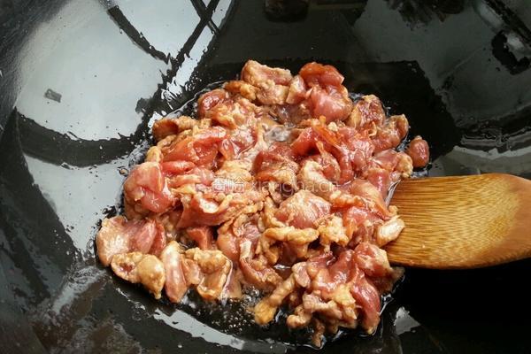 农家小炒肉的做法图解2