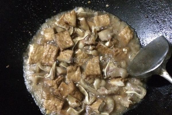 豆腐闷猪耳的做法图解2