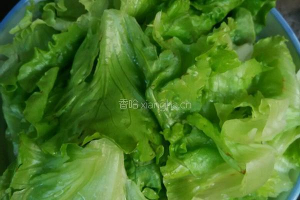 简单炒生菜的做法图解1