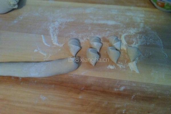茄子素馅饺子的做法图解9