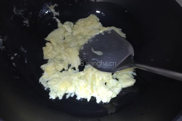 毛豆木耳炒鸡蛋的做法图解7