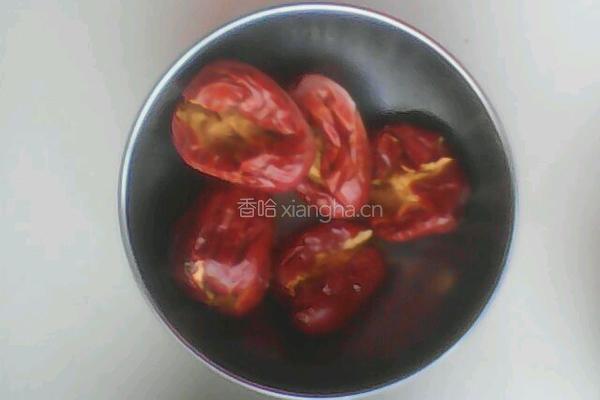红枣银耳羹的做法图解2