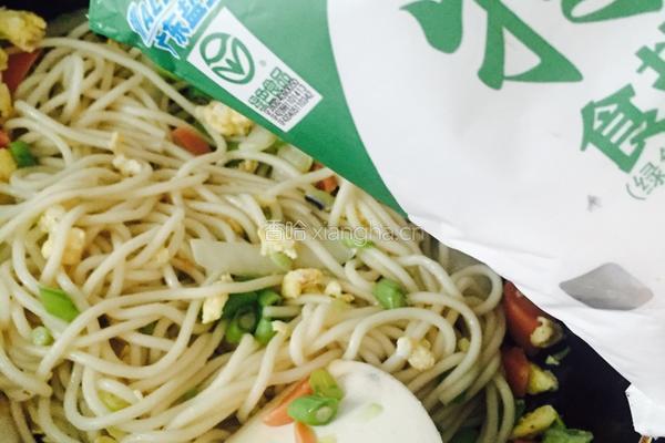 素菜鸡蛋炒面的做法图解9