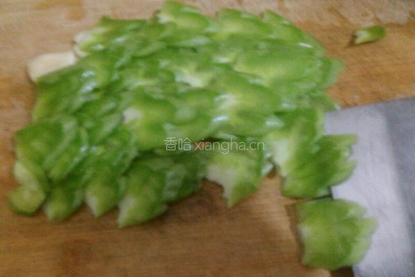 苦瓜炒鸡蛋的做法图解5