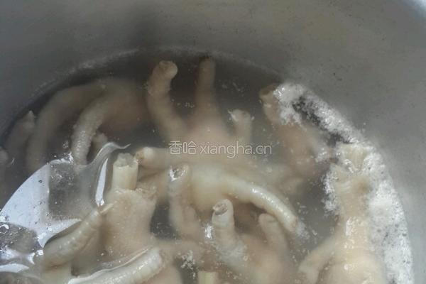 盐焗鸡爪的做法图解1