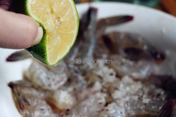 椰奶虾的做法图解3