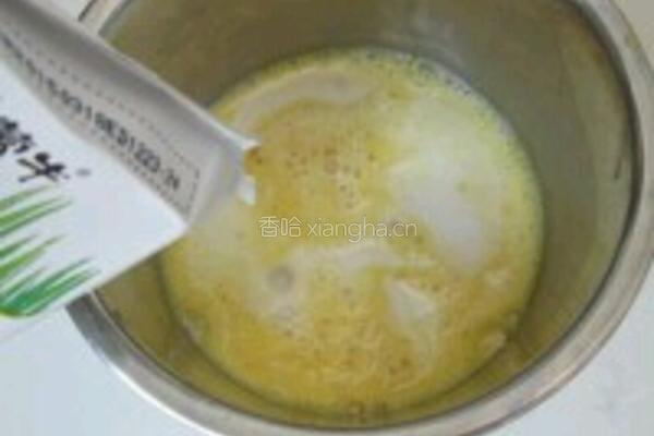 牛奶炖蛋的做法图解3