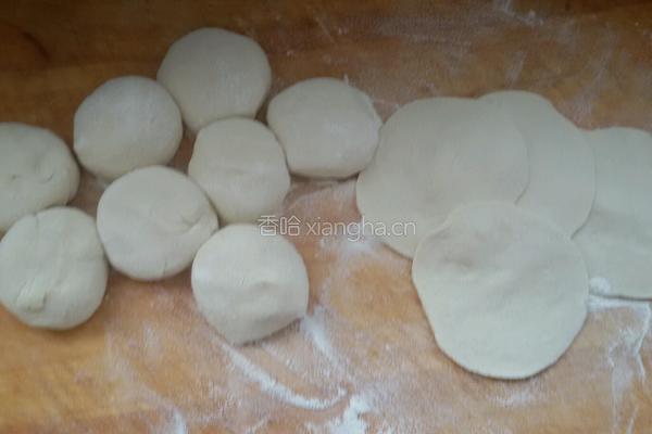 茴香牛肉包子的做法图解5