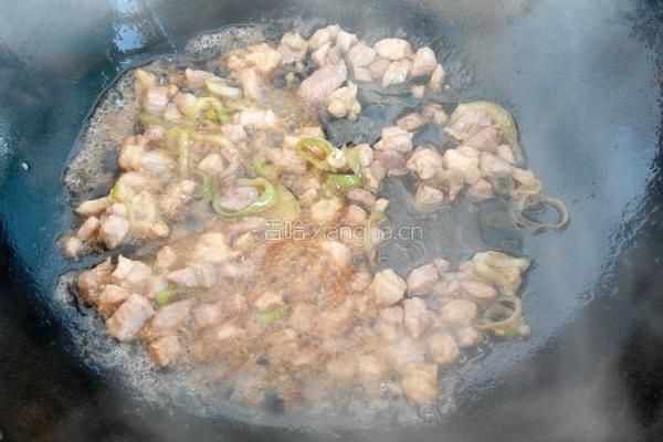 肉丁土豆丝的做法图解3