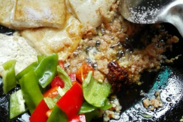 肉未香煎豆腐的做法图解3