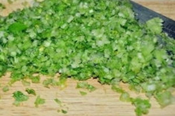 猪肉芹菜饺子的做法图解4