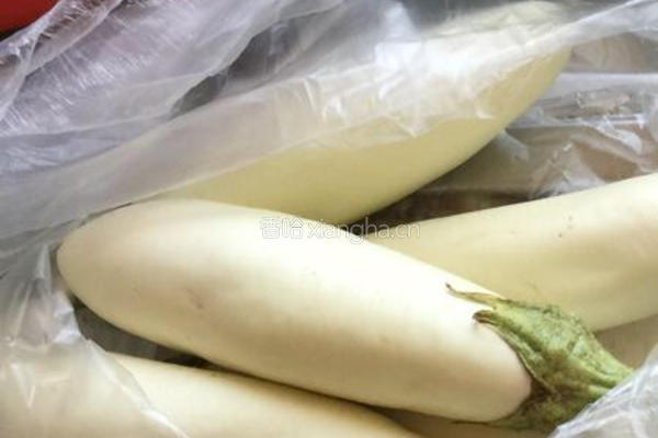 双椒蒸茄的做法图解1