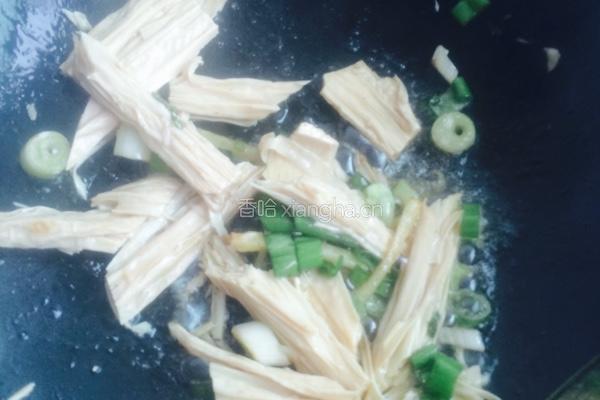 腐竹炒菜苔的做法图解3