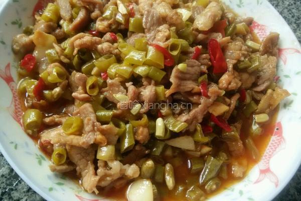 酸豆角炒猪肉的做法图解5